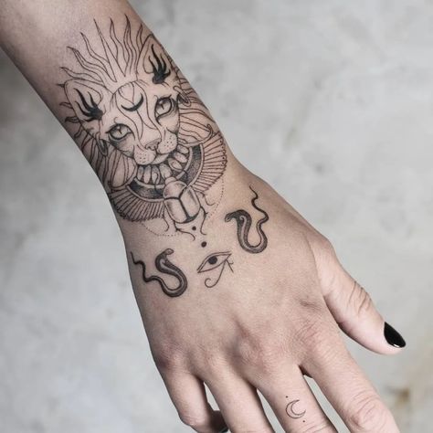 Egyptian Tattoo For Women, Egyptian Cat Tattoos, Nefertiti Tattoo, Scarab Tattoo, Egyptian Eye Tattoos, Kitty Tattoos, Egyptian Tattoo Sleeve, Egypt Ancient, Egypt Tattoo