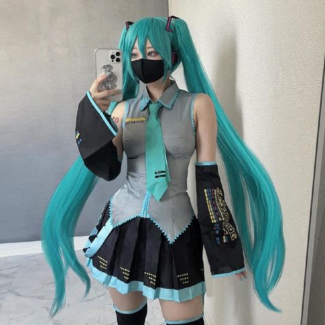 Hatsune Miku Costume, Hatsune Miku Outfits, Miku Cosplay, Maid Cosplay, Fantasias Halloween, Emo Goth, August 1, Character Design References, Blue Ties