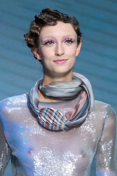 Trends Ss24, Armani Couture, Unusual Accessories, Trend Analysis, Porcelain Jewelry, 2024 Trends, Spring Summer 2024, Street Look, Spring 2024