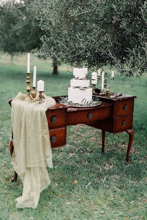 Romantic Bohemian Cake | Photography, Concept & Coordination: Kate Drennan Photography | Venue: Felicity’s Olive Garden, Perth | Styling: Maisey Collections | Florist: Ivy Flowers | Cake: De La Rosa Cakes | Stationery: Beautiful Writing | Gowns: Marquise Bridal | Jewellery: Kezani Jewellery | Hair: HairHaus By Mel | Makeup: Cait Estés Makeup | Model: Mel Barnard Romantic Bohemian Wedding, Bohemian Wedding Inspiration, Wedding Furniture, Wedding Cake Table, Amazing Wedding Cakes, Cute Wedding, Vintage Wedding Decorations, Cake Display, Cute Wedding Ideas