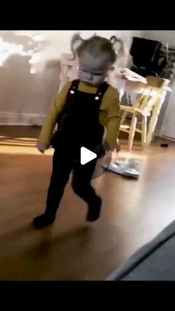 Baby Bliss Diaries on Instagram: "Kids Being Kids ....." Kids Being Funny, Funny Children Videos, Funny Little Kid Videos, Funny Kid Videos, Kids Funny Videos, Funny Kids Videos, Funny Twins, Kids Being Kids, Twin Humor