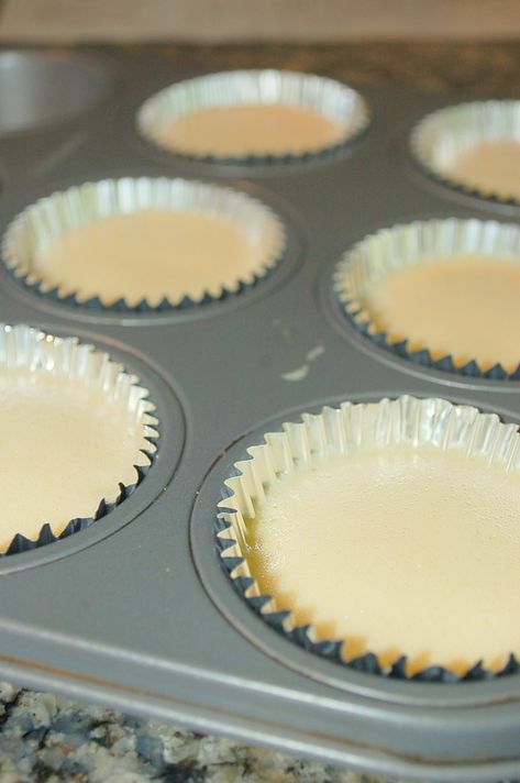 Individual Creme Brulee, Creme Brulee Bites, Mini Creme Brulee Cups, Mini Creme Brulee, Creme Brulee Recipe Easy, Cream Brulee, Phyllo Cups, Cupcake Container, Creme Brulee Recipe