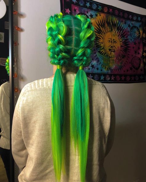 Two Tone Green Hair, Hair Two Braids, Green And Yellow Hair, Fun Haircolor, Rave Braids, Neon Green Hair, Hairstyle Examples, Rave Hair, Creative Hair Color