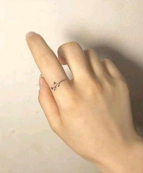 Tato Minimal, Tattoo Placements, Kunst Tattoos, Marvel Tattoos, Cat Tattoos, Small Girl Tattoos, Small Meaningful Tattoos, Tiny Tattoo, E Tattoo