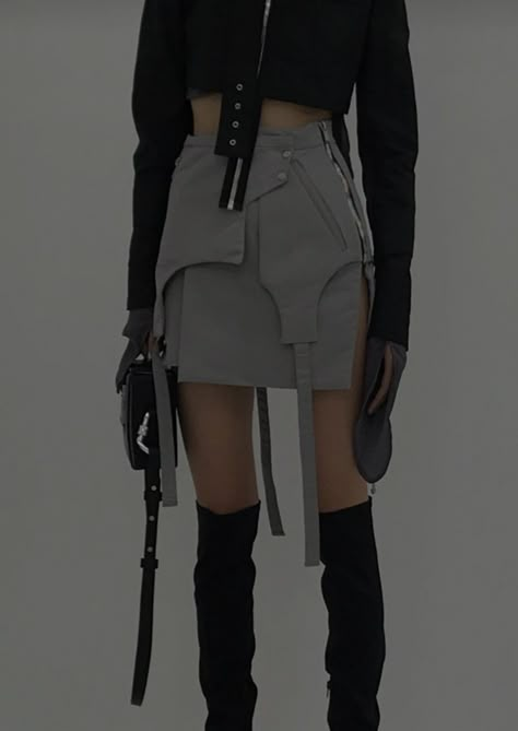 Techwear Dress, Heliot Emil, Rok Mini, Tokyo Street Fashion, Futuristic Fashion, Tech Fashion, Mood Board Fashion, Future Fashion, Mode Inspo