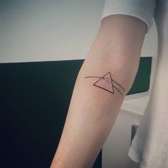 Pink Floyd Pink Floyd Tattoo Art, Pink Floyd Tattoo, Piercing Inspiration, Geometric Tattoo Arm, Full Arm Tattoos, Triangle Tattoos, Japanese Sleeve Tattoos, Full Sleeve Tattoos, Music Tattoos