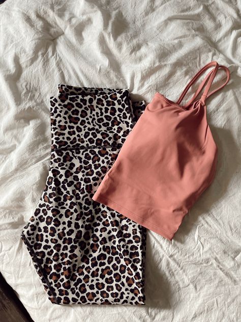 amazons comfiest work out set gym rat must have 🤩 #gymrat #gym #workoutset #amazonmusthaves #amazonfinds #amazonworkoutclothes #workoutclothes #workoutroutine #workoutclotheshaul #workoutclothing #uueyoga #uue #uuegirl I finally did and and tried out the comfiest workout set on amazon! UUE’s yoga pants are high-waisted and soft and have inside pockets. The sports top is soft and comfortable. They're perfect for wearing out to the gym, parties, or shopping. Workout Outfits, Workout Sets, Gym Rat, Favorite Products, Workout Clothes, Gym