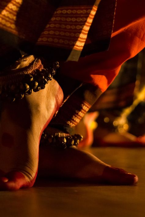 Bharatnatyam Aesthetic, Bharatanatyam Aesthetic, Bharatanatyam Art, Dance Aesthetics, Bharatnatyam Dance, Dance Classical, Learn Dance, Bharatanatyam Costume, Bharatanatyam Dancer