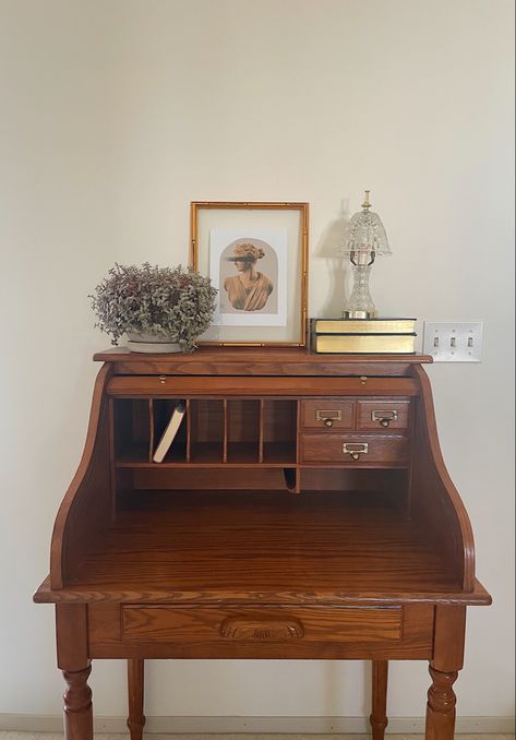 Home Office Aesthetic Vintage, Antique Writing Desk In Bedroom, Modern Roll Top Desk, Writing Desk Styling, Secretary Desk Vintage, Vintage Secretary Desk Decor, Diy Vintage Desk, Vintage Furniture Restoration, Vintage Writing Desk Aesthetic