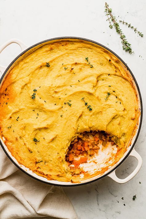 This turkey shepherd's pie is a comforting, healthy and nourishing dish! It's paleo, whole30, and can be made AIP-friendly. Sweet Potato Shepherds Pie, Turkey Shepherd's Pie, White Sweet Potato, Turkey Shepherds Pie, Sweet Potato Toppings, Unbound Wellness, Orange Sweet Potatoes, Potato Toppings, Cottage Pie