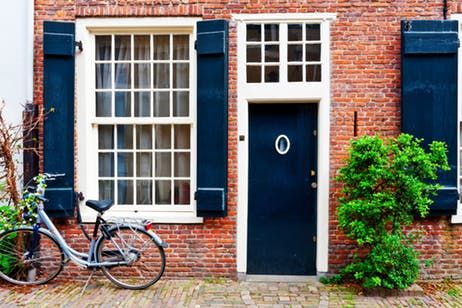 Pink Brick House Exterior Color Combos, Navy Blue Front Door, Colors With Red Brick, Red Brick House Exterior, Red Brick Exteriors, Best Front Door Colors, Shutter Colors, Best Front Doors, Blue Front Door