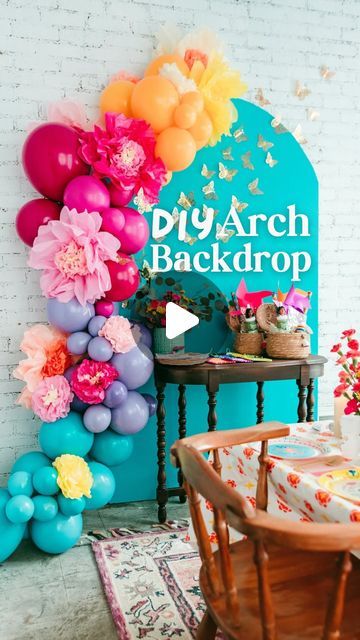 Jessica Grant on Instagram: "You HAVE to try this easy & affordable backdrop idea!! Comment “link” and I’ll message the $17 insulation foam board and all the supplies that I used to make this DIY Party Backdrop Arch straight to your inbox! 🥳Save this DIY party idea for your next celebration ⤵️ You’ll Need: 8ft Foam insulation board, I used the 0.5” thickness String Pencil Nail / Tack Utility Knife Paint Here’s how: Measure to the center of the board. Use a tack and string to create an anchor point to draw an arch across the top of the board. You can adjust your arch by adjusting the position of the tack and length of the string. Carefully trim off the excess with a utility knife. Sand your edges. Remove the layer of plastic and paint- interior paint in a sample size is about $5-1 Diy Arches For Party, Foam Core Backdrop, Arch Party Backdrop Diy, Foam Photo Backdrop, Birthday Photo Background Backdrop Ideas, Diy Floral Arch Backdrop Ideas, Diy Foam Board Arch Backdrop, Diy Party Arch Backdrop, Foam Board Arch Backdrop