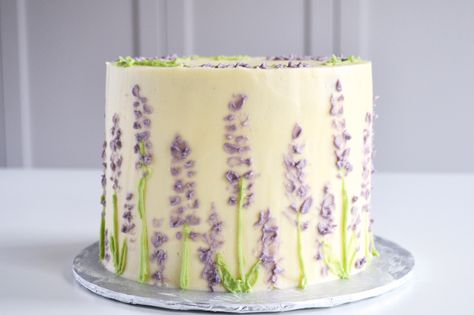 Lavender Decorated Cake, Cottagecore Cake, Lavender Dessert, Lavender Cake, 8 Cake, Bento Cakes, Parties Ideas, Simple Cake Designs, Vanilla Cake Recipe