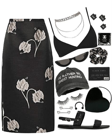 Gothic Outfit Ideas Summer, Alternative Cruise Outfits, Lazy Goth Outfits Summer, Whichy Vibes Outfit, Goth Girl Summer Outfits, Dark Beach Outfit, Tropic Goth, Tropigoth Outfit, Romantic Goth Summer Outfits