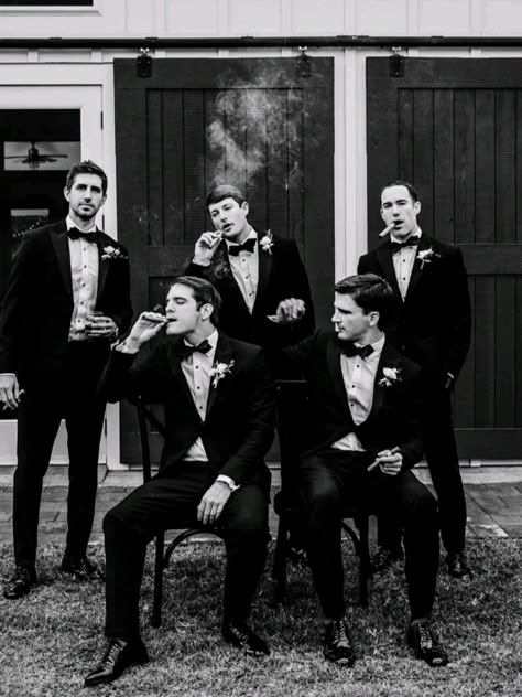 Groomsman Photo Ideas Fun, Groom And Groomsmen Cigars, Wedding Superlatives, Groom And Groomsmen Photo Ideas, Vintage Wedding Party Attire, Old Money Groomsmen, Wedding Photos With Groomsmen, Groomsmen Preparation Attire, Black Tie Wedding Photography