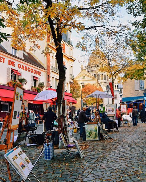 Oh Paris.. how I miss you... ❤️ Design Quotes Art, Place Du Tertre, Paris In Spring, Paris Markets, Paris Dream, Montmartre Paris, Parisian Life, Paris Aesthetic, Quotes Art