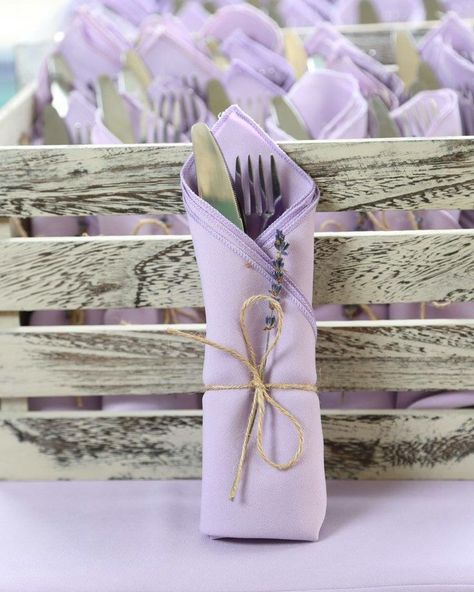 Lavender Wedding Theme, Lavender Baby Showers, Purple Bridal Shower, Diy Wedding On A Budget, Rustic Wedding Decorations, Lilac Wedding, Purple Wedding Flowers, Purple Party, Pink Bridal Shower