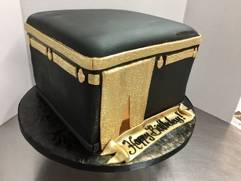 The Kaaba Cake Kaaba Cake Ideas, Khana Kaaba Painting, The Kaaba, Yam Yam, Sweet Dishes Recipes, Fondant Cakes, Food Dishes, Fondant, Wedding Cakes