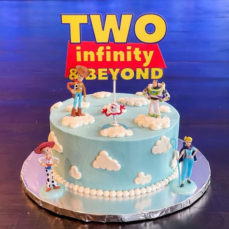 Toy Story Cake Two Infinity And Beyond, Toy Story Smash Cake 2nd Birthday, Two Infinity And Beyond Birthday Cake Simple, Reach Four The Sky Toy Story Cake, Toy Story Cake Simple, Small Toy Story Cake, Toy Story Cloud Cake, Toy Story Sheet Cake Ideas, Toy Story Birthday Cake Simple