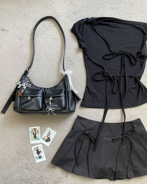 lewkin fit samo ondoh bow outfit polaroid bows on bows ⋆ ˚｡⋆౨ৎ˚ Outfit Accessorizing Ideas, Samo Ondoh Bag Outfit, Samo Ondoh Bag Aesthetic, Samo Ondoh Bag, Lewkin Outfit, Aespa Concert, Japan Fits, Bow Outfit, October Vibes