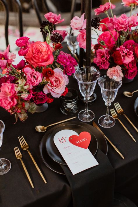 Black Red And Pink Table Decor, Table Setting Valentines Day, Black And Pink Valentines Decor, Valentine Day Table Setting, Pink Wedding Table Decorations, Red And Pink Table Decor, Black And Pink Tablescape, Pink Red And Black Party Decorations, Pink Red Black Wedding Theme