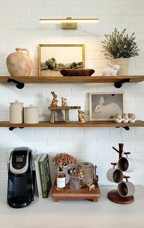 Página de Amazon de Annie Eber Open Shelving In The Kitchen Coffee Bar, Coffee Nook Styling, Farmhouse Kitchen Accessories, Floating Shelf Kitchen Decor, Open Shelving In The Kitchen Decor, Coffee Shelf Decor, Vintage Coffee Bar Ideas, Styling Kitchen Shelves, Shelf Kitchen Decor