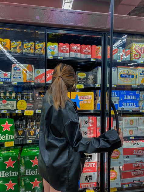 Grocery Store Aesthetic, Store Aesthetic, Photographie Inspo, Selfie Poses Instagram, Insta Pictures, Street Fashion Photography, Instagram Pose, Instagram Photo Inspiration, Poses For Photos