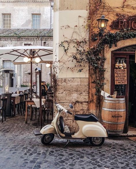 Aesthetic 4k Wallpaper, Rome Print, The Best Aesthetic, Best Aesthetic, Italian Aesthetic, Piaggio Vespa, Vespa Vintage, Kingdom Of Great Britain, Italy Aesthetic