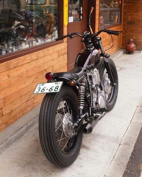 Brat Style Motorcycle, Bratstyle Motorcycle, Yamaha Sr500, Brat Motorcycle, Custom Bikes Cafe Racers, Brat Bike, Cb 450, Motor Custom, Motorcycle Camping Gear