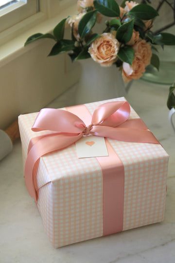 Pink Christmas, Box Noel, Aesthetic Items, Gift Wrapping Inspiration, Gift Inspo, Present Wrapping, Diy Birthday Gifts, Pretty Gift, Diy Birthday