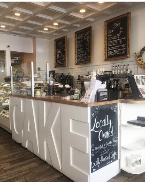 Coffee And Bakery Shop Interior Design, Simple Bakery Interior, Cookie Cafe Shop, Coffee Shop Bakery Display, Bakery Cashier Counter Design, Bakery Counter Ideas, Bakery Kiosk, Small Cake Shop Interior Design, Cookie Shop Aesthetic