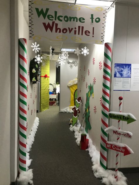 Whoville Christmas Cubicle Decorations, Christmas Office Theme Decorations, Work Hallway Christmas Decorations, Grinchmas Office Decorations, Grinch Theme Classroom Decoration, Christmas Decorated Office, Xmas School Decorations, Work Christmas Decorations Theme, Door Decorating For Christmas Office