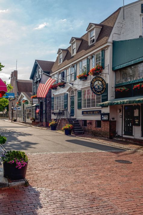 Cape Cod Shopping, Rhode Island Aesthetic, Rhode Island Vacation, Rhode Island Travel, New England Aesthetic, New England Road Trip, New England Travel, Newport Rhode Island, Seaside Resort