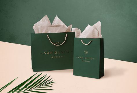 Van Gundy Jewelers on Behance Bag Packaging Design, Luxury Paper Bag, Green Branding, Jewelry Packaging Design, Shopping Bag Design, Paper Bag Design, Luxury Packaging Design, Jewelry Packaging Box, Perfume Packaging