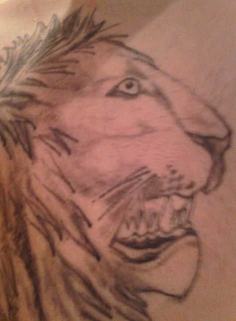 yep... it's Bad Tat Toosday... 15 of the Worst Worst Tattoos Ever Hilarious, Bad Tattoos Funny, Tiger Profile, Really Bad Tattoos, 5 Tattoo, Terrible Tattoos, Army Tattoos, Lion Tattoo Design, Man Sketch