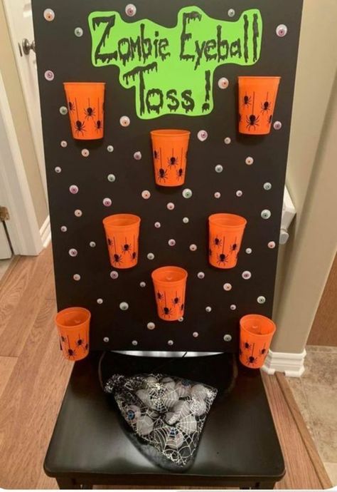 Halloween Carnival Games, Läskig Halloween, Dekorasi Halloween, Halloween Party Activities, Fun Halloween Party Games, Halloween Themed Birthday Party, Fun Halloween Games, Halloween Class Party, School Halloween Party