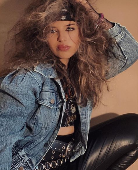 80s Rocker Girl, Cool References, 80s Rocker Hair, 80s Rock Outfit, 80s Rock Hair, 80s Rock Fashion, Outfit Adopts, Rock Star Hair, 80s Glam Rock