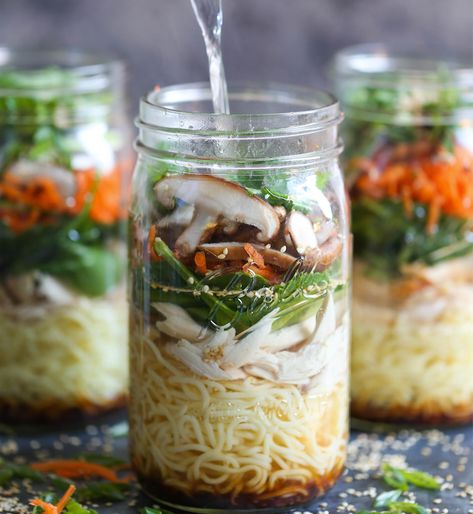 Mason Jar Ramen, Jar Ramen, Chicken Ramen Recipe, Yaki Soba, Veggie Diet, Meal Calendar, Jar Meals, Mexican Menu, Delicious Meal Prep