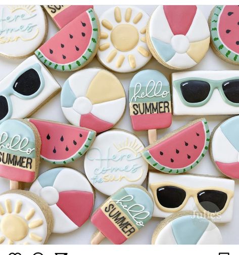 Summer Sugar Cookies, Cookies Monster, Summer Cookie, Beach Cookies, Birthday 2023, Icing Ideas, Cookie Decorations, Cookie Making, Royal Iced Cookies