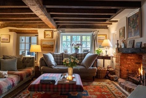 Forge Cottage – My English Country Cottage English Country House Interior, Salons Cottage, Country Cottage Living Room, Country Cottage Living, English Cottage Interiors, English Country Cottages, Country Cottage Interiors, English Cottage Decor, Cottage Living Room