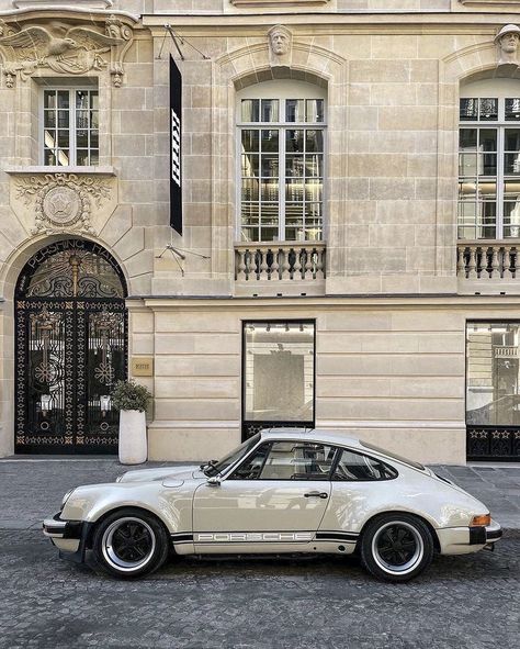 Porsche Girl, Old Vintage Cars, New Retro Wave, Vintage Porsche, Classy Cars, Classic Porsche, Pretty Cars, Classic Cars Vintage, My Dream Car