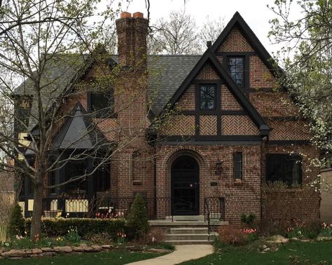 Tudor House Exterior, English Tudor Homes, Brick Cottage, Tudor Cottage, Tudor Revival, Tudor Style Homes, Suburban House, Cottage Exterior, Tudor House