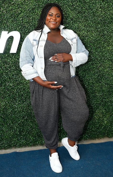 Danielle Brooks Plus Size Birthday Outfit Ideas, Plus Size Birthday Outfit, Europe Wardrobe, Outfit For Plus Size, Plus Size Date, Danielle Brooks, Cute Date Outfits, Pencil Skirt Work, Birthday Outfit For Women