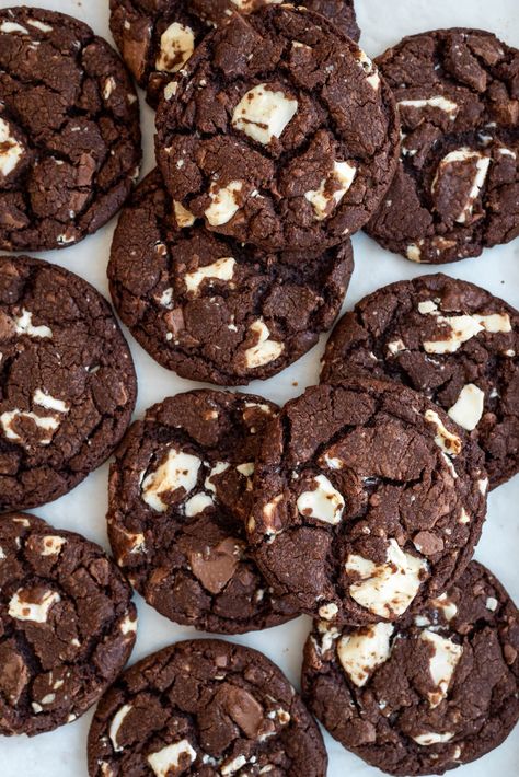 Callebaut Chocolate, Triple Chocolate Cookies, Chewy Chocolate Cookies, Baking Journal, Cocoa Cookies, Chocolate Cookie Recipes, Cookies Chocolate, Chocolate Chunk Cookies, Chocolate Dessert