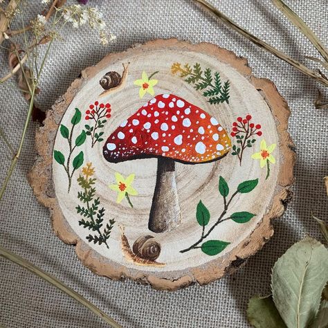 Melissa Summerhayes on Instagram: “🍄🌿🐌 • • • • • #etsy #etsyuk #etsyshop #etsyseller #woodpainting #woodart #handmade #handpainted #acrylicpainting #acryliconwood #woodslice…” Mushroom Snail, Toadstool Mushroom, Mushroom Crafts, Wood Slice Art, Wood Slice Crafts, Wood Art Projects, Wooden Painting, Wood Painting Art, Wood Slice Ornament