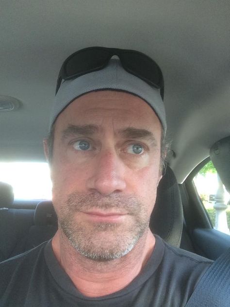 Chris Meloni Axle Rose, Dunkin Donuts Iced Coffee, Chris Meloni, Special Victims Unit, American Actors, Actors, Google Search, On Twitter, Twitter