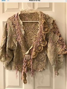 Authentic-Magnolia-Pearl-Vintage-Lace-Jacket Magnolia Pearl Style, Magnolia Pearls, Magnolia Pearl Clothing, Chic French Style, Altered Clothing, Shabby Chic Clothes, Pearl Vintage, Fairy Clothes, Altered Couture