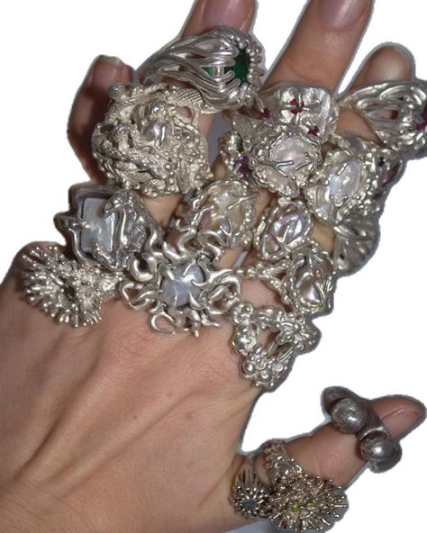 Fashion Vivienne Westwood, Chrome Jewelry, Jewelry Vivienne Westwood, 2000s Jewelry, Futuristic Jewelry, Jewelry Anime, Ethereal Jewelry, Soldered Jewelry, Soldering Jewelry