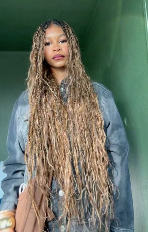 Dirty Blonde Braids, Long Goddess Braids, Fairy Hairstyle, Zoe Kravitz Braids, French Curl, Fest Outfits, Blonde Braids, Braided Cornrow Hairstyles, Goddess Hairstyles