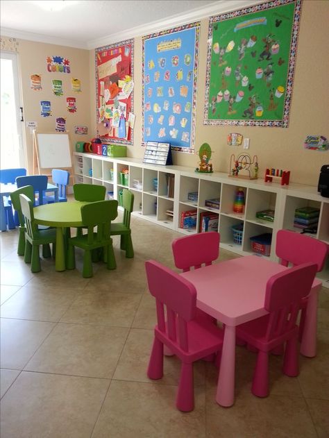 Childrens Daycare, Daycare Preschool, Provider Preschool, Fam Daycare, Family Daycare Setup, Home Preschool Room, Preschool Layouts, Toddlers Daycare, Small ... Home Daycare Setup, Home Daycare Rooms, Daycare Room Ideas, Daycare Setup, Daycare Spaces, Home Daycare Ideas, Daycare Rooms, Decoration Creche, Daycare Classroom